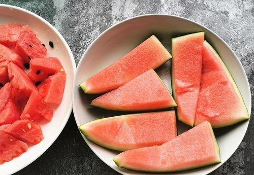 吃瓜只吃了瓜皮,揭秘吃瓜只吃瓜皮的独特魅力