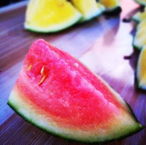 山东郓城商城吃瓜