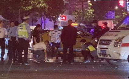 南京街头吃瓜,一网打尽城市生活百态