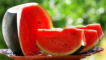 吃瓜吐籽的人  第3张