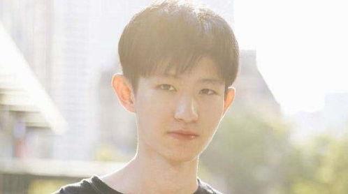 瓶子吃瓜ag转会  第2张